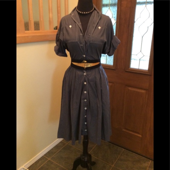 Vintage Ensemble Size 00 inc. Dress, Belt and Vintage faux Pearl Necklace - Picture 1 of 2